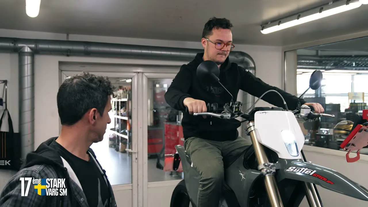 21 motos, 1000 mètres départ arrêté, 1 gagnante - 10