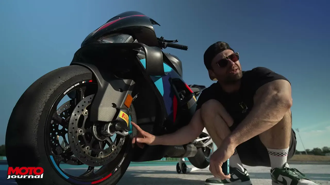 Comparatif Suzuki GSX-R 1000, BMW M1000 RR - 10