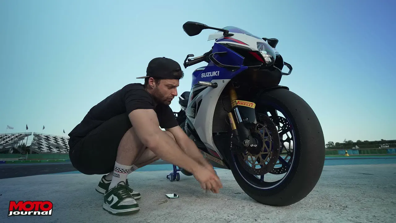 Comparatif Suzuki GSX-R 1000, BMW M1000 RR - 13