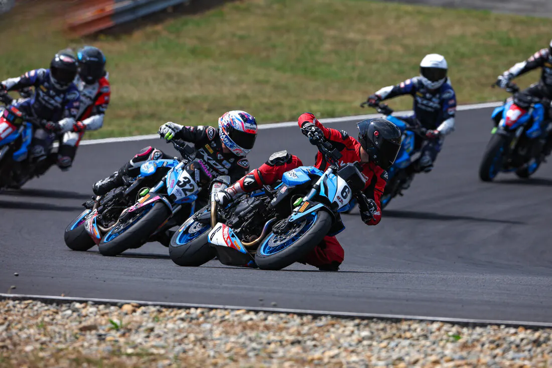 Devenir pilote de course en Suzuki GSX-8S Cup - 06