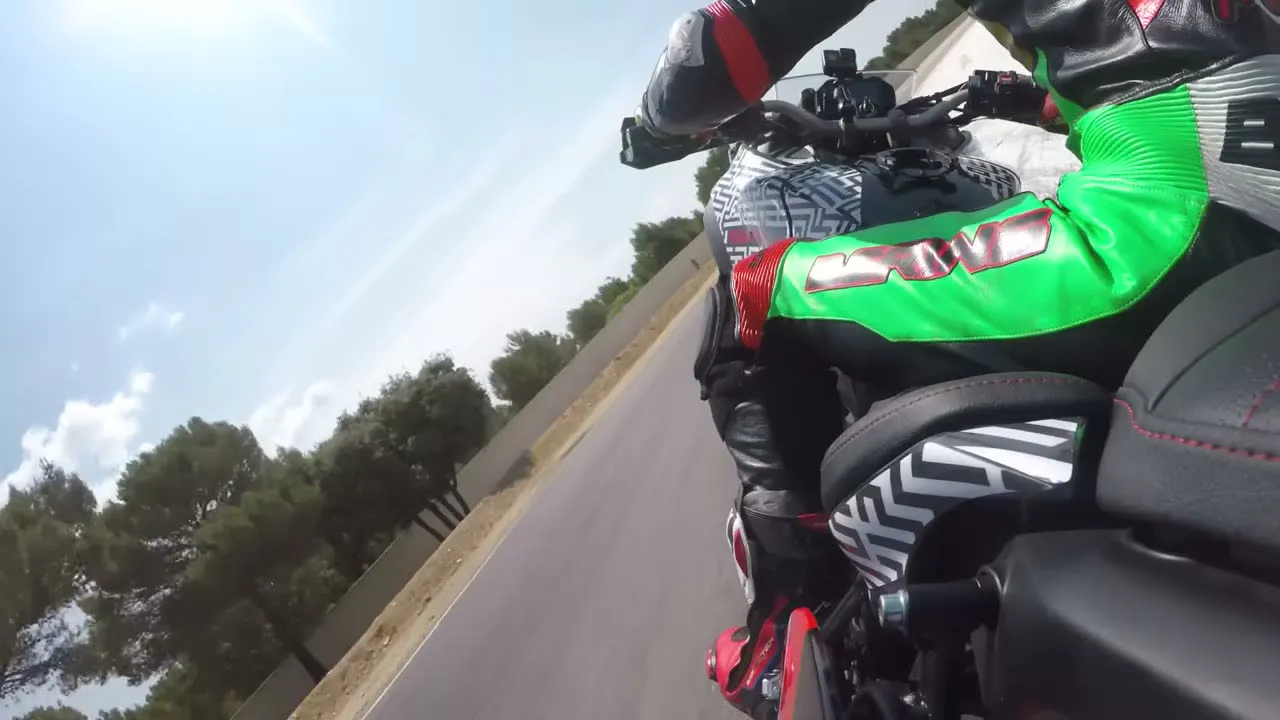 ESSAI Yamaha Niken Turbo - 06