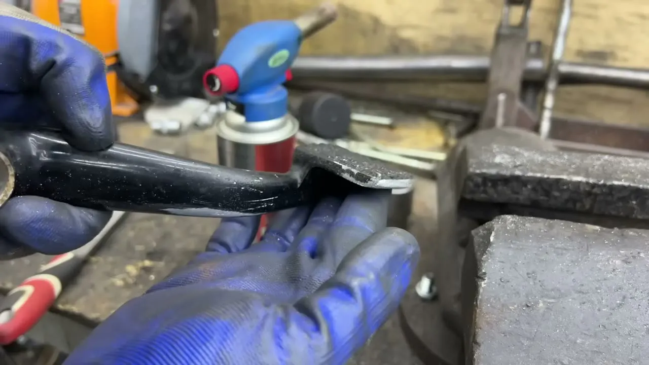HARLEY DAVIDSON brûlée qui renaît - 10