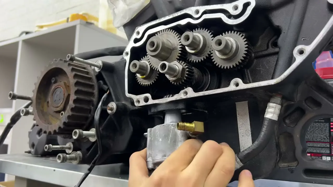 HARLEY DAVIDSON brûlée qui renaît - 20