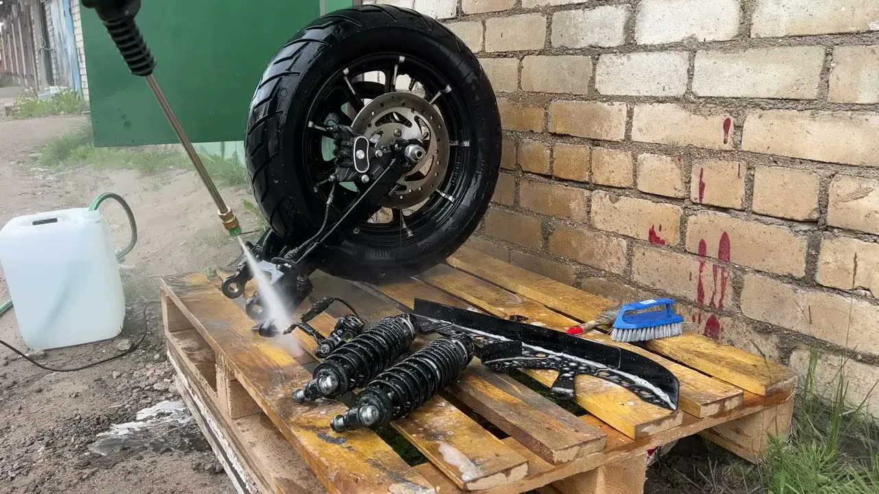 HARLEY DAVIDSON brûlée qui renaît - 29