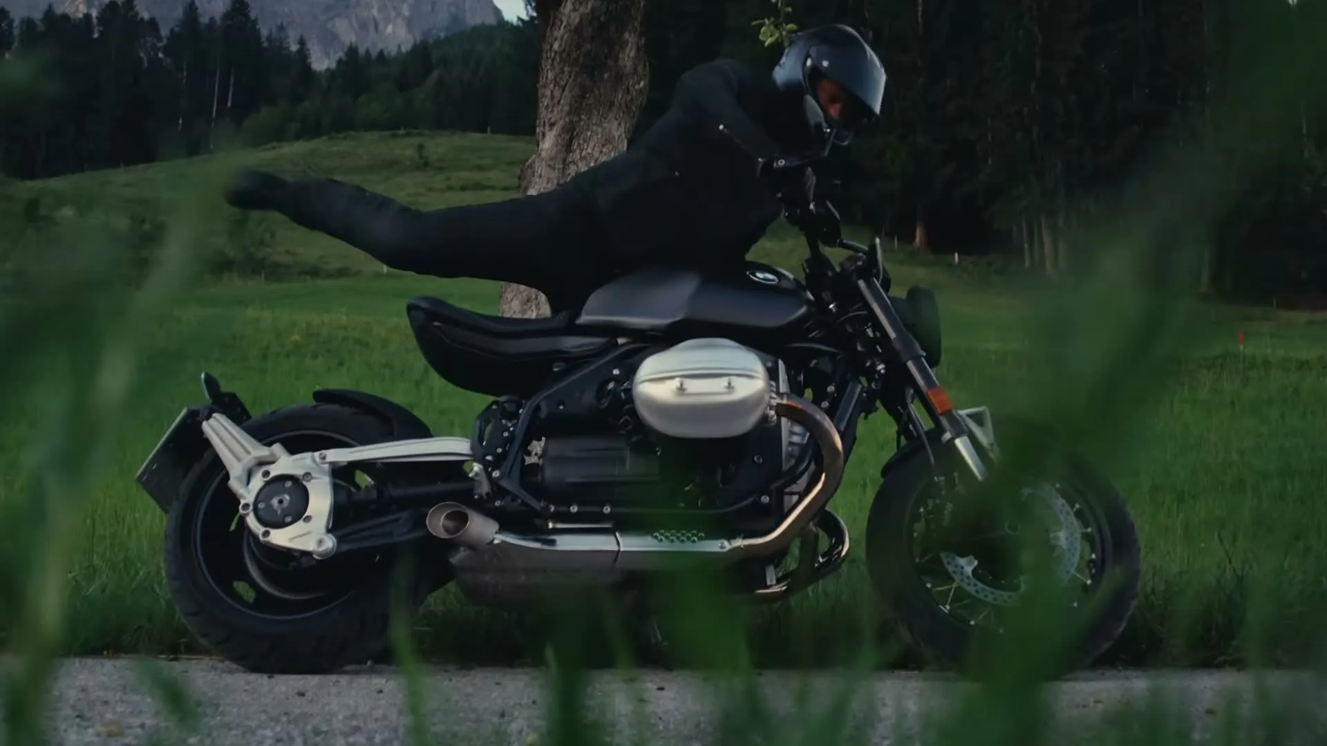Nouveautés chez KTM, Triumph, CFMOTO, Moto Guzzi - 15