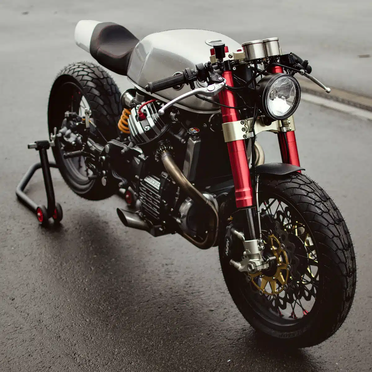 Prête pour la course, La CX500 cafe racer de Sacha Lakic - 02