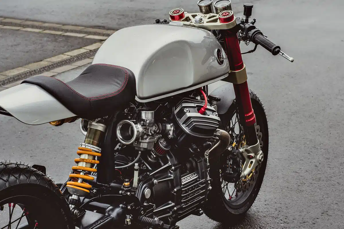 Prête pour la course, La CX500 cafe racer de Sacha Lakic - 07