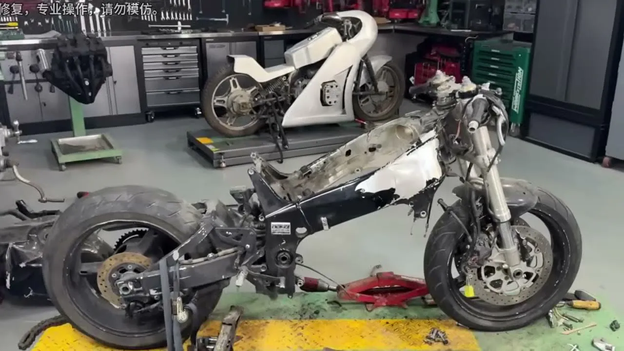 Ressusciter une Suzuki 750 GSXR - 19