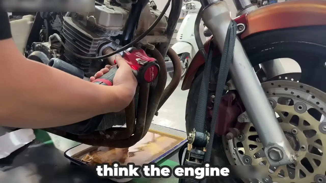 Restauration intégrale d'une HONDA 400 CB de 1997 - 02
