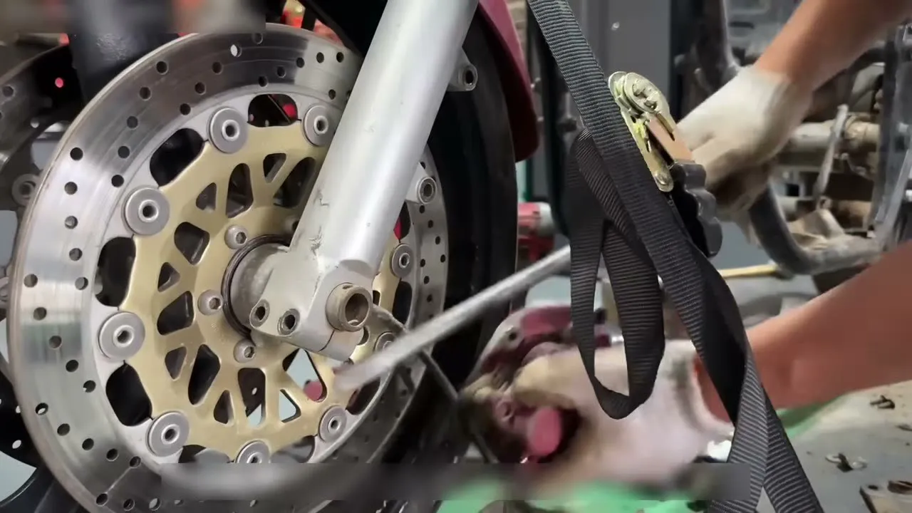 Restauration intégrale d'une HONDA 400 CB de 1997 - 04