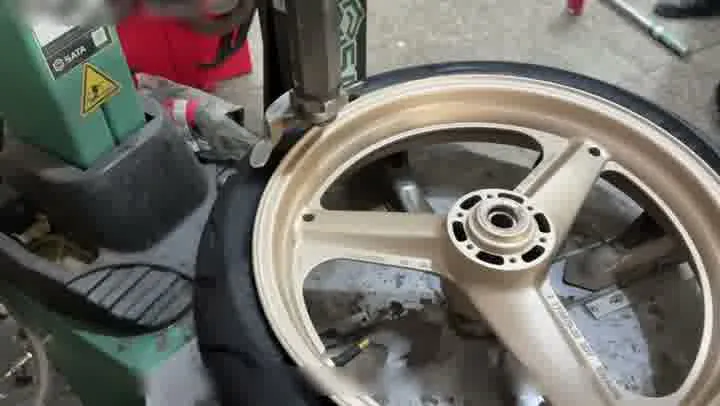 Restauration intégrale d'une HONDA 400 CB de 1997 - 07