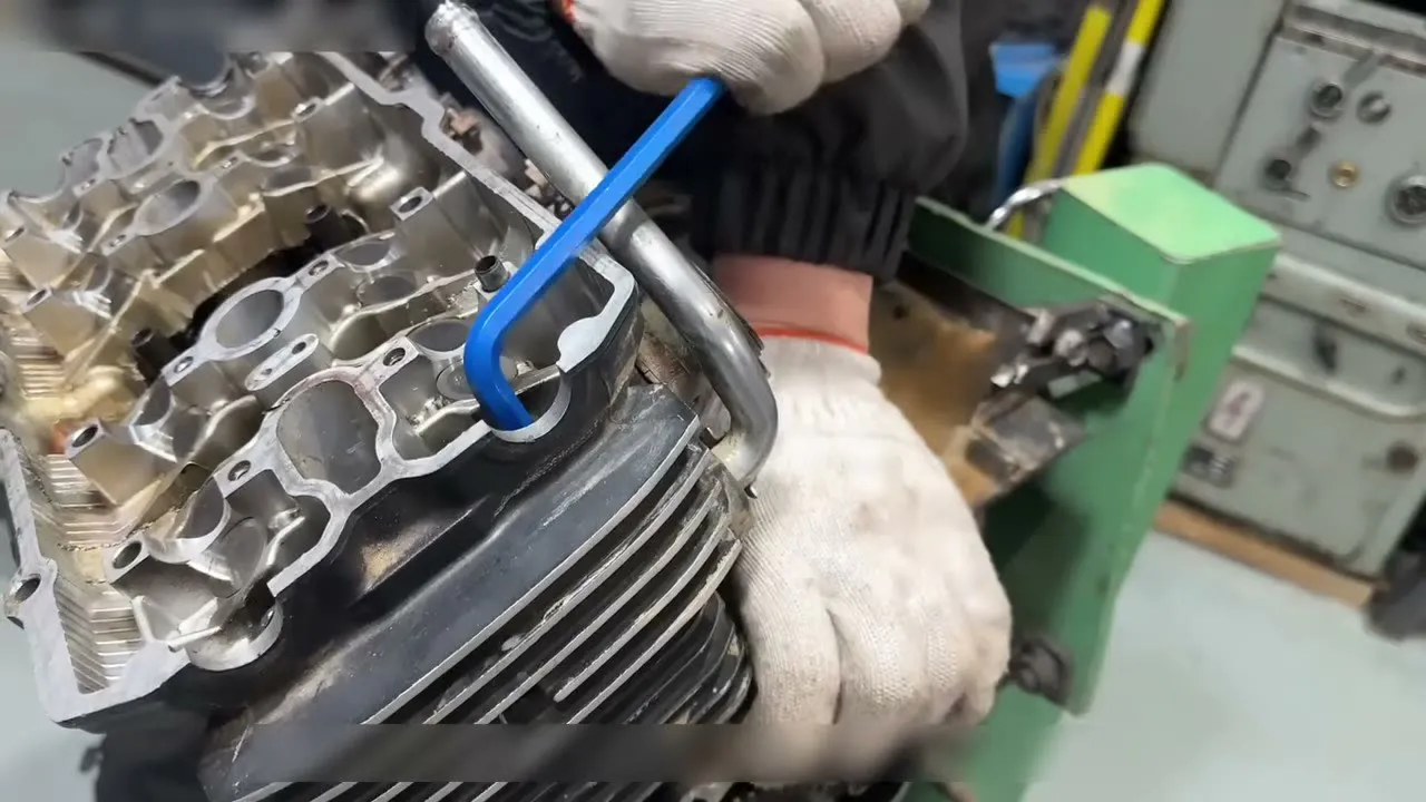 Restauration intégrale d'une HONDA 400 CB de 1997 - 21