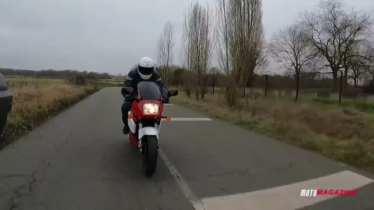 Sage de la KAWASAKI GPZ 600 R - 13