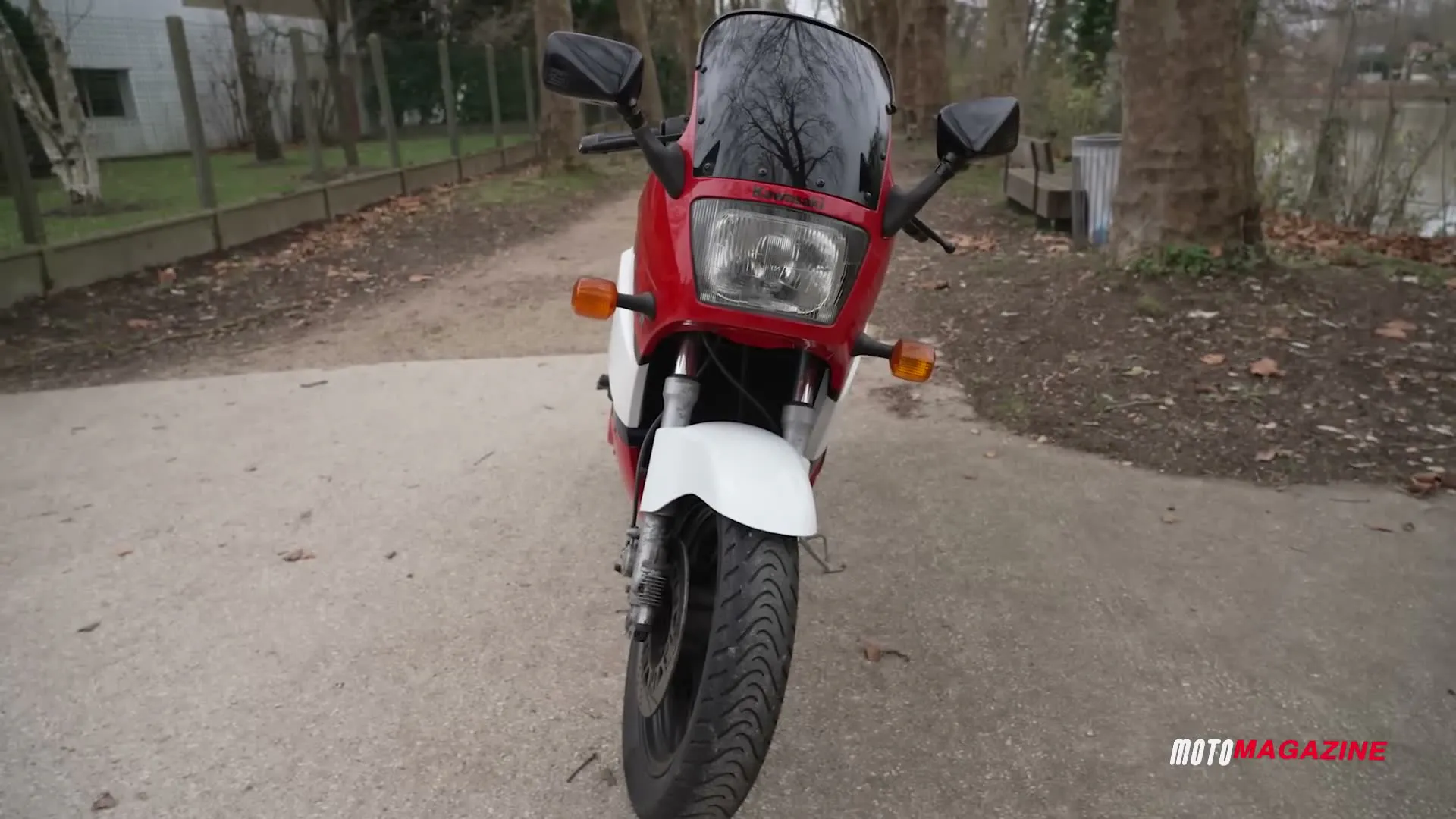 Sage de la KAWASAKI GPZ 600 R - 15