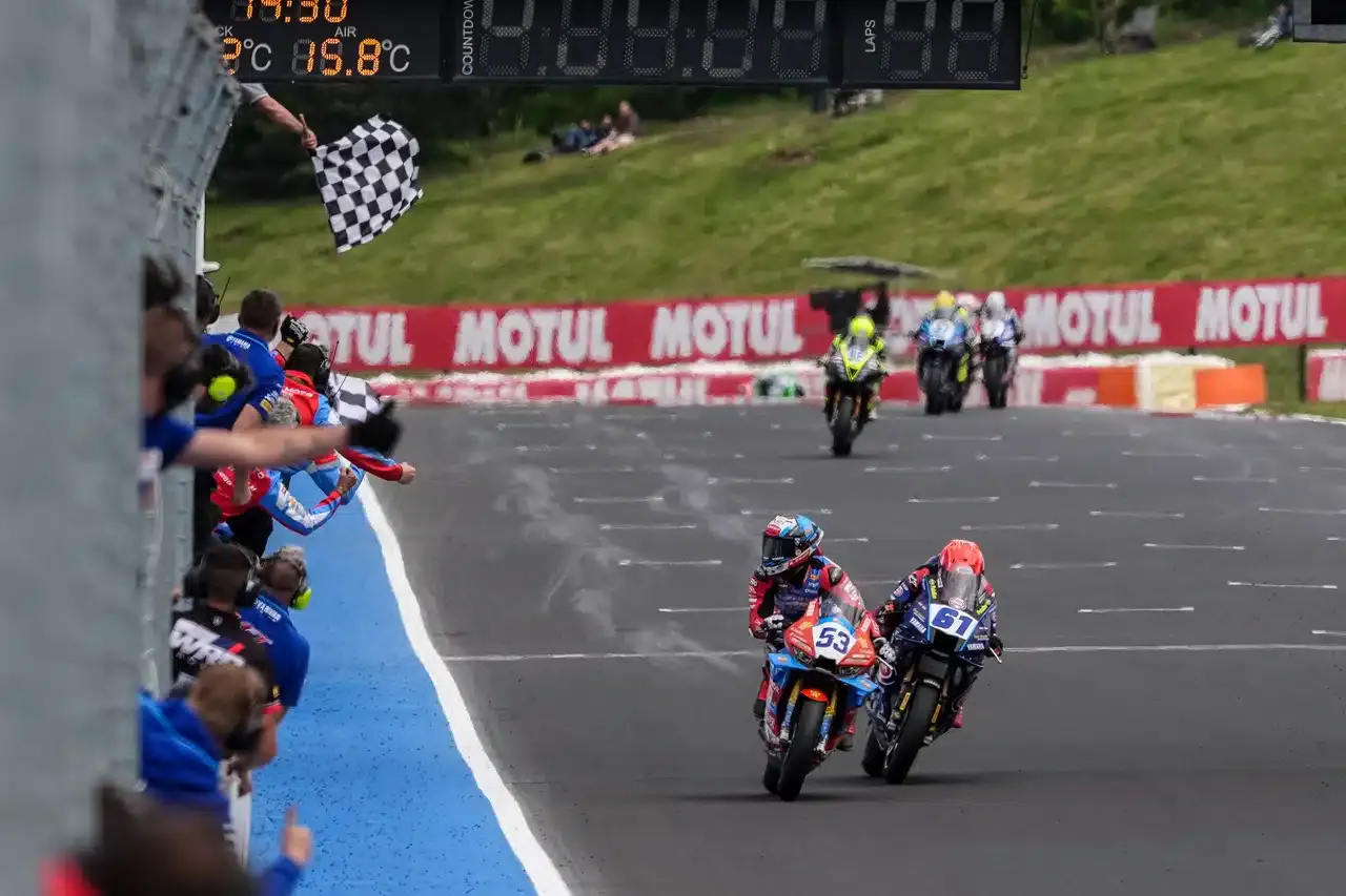 Supersport Most, Valentin Debise s’offre un nouveau doublé - 02