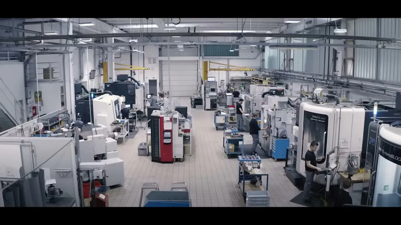 Visite de l’usine Akrapovic pour la fabrication des pots en titane - 20