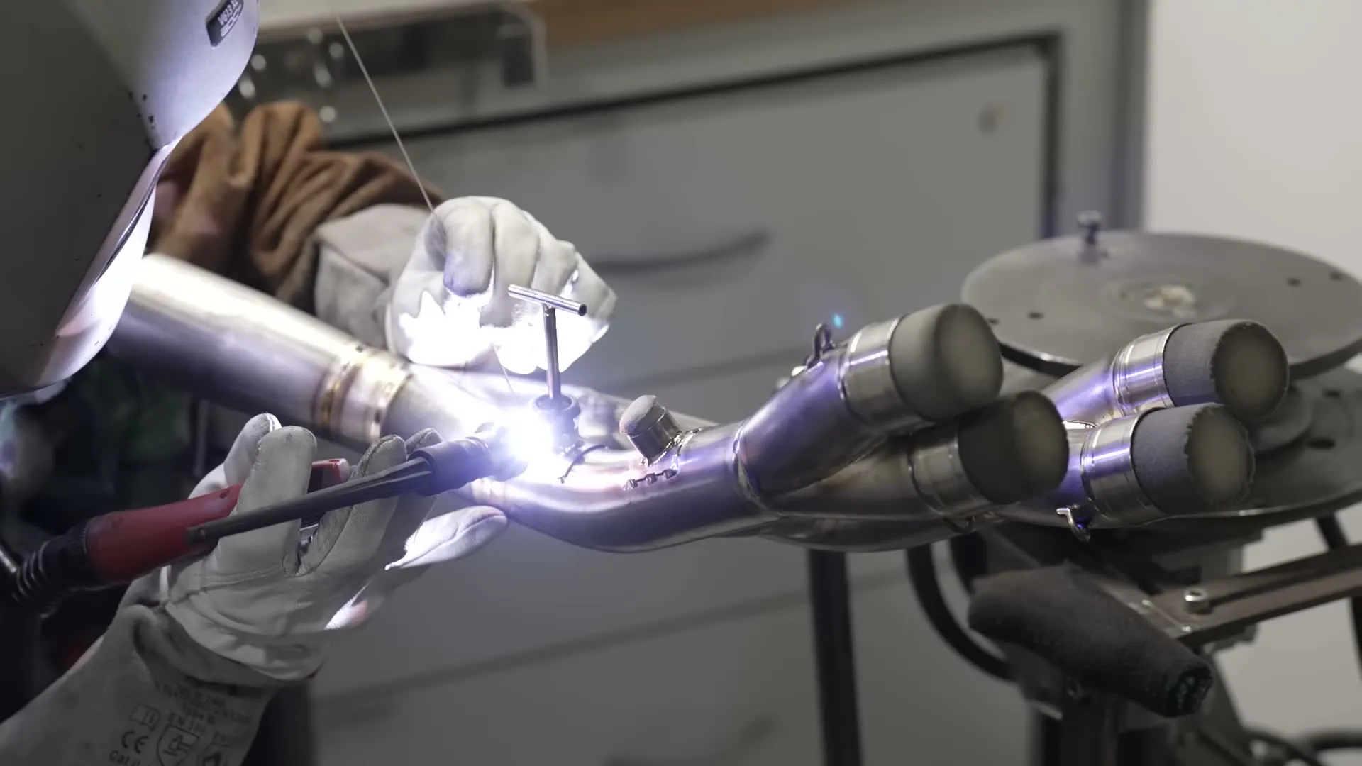 Visite de l’usine Akrapovic pour la fabrication des pots en titane - 27