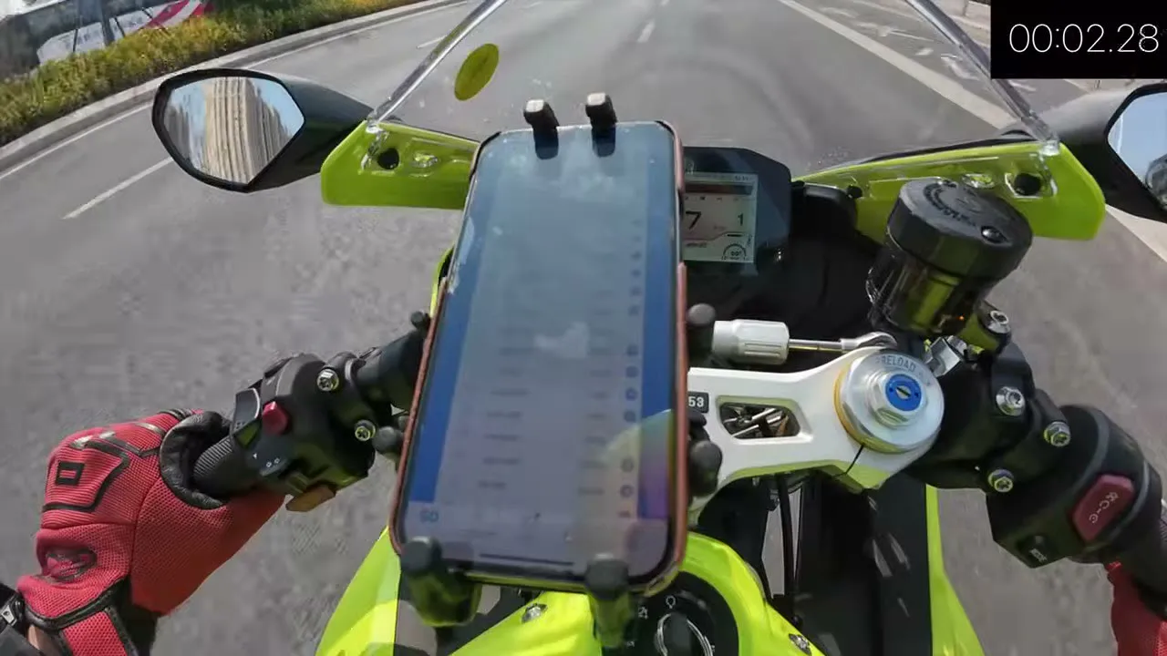 ZXJC 500RR vs 675SR-R, le duel aux accélérations - 09