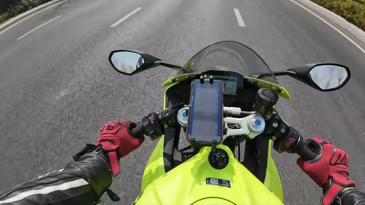 ZXJC 500RR vs 675SR-R, le duel aux accélérations - 10